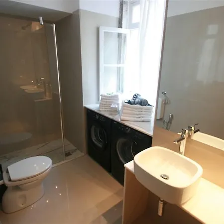 Διαμέρισμα Sparkling 4 Bedroom In