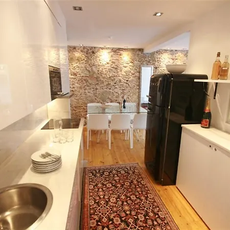 Sparkling 4 Bedroom In * Lisbon